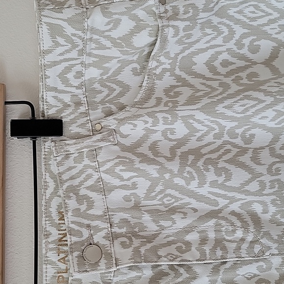 Chico's Platinum Denim White Tan Ikat Print Size 16 - Picture 2 of 6